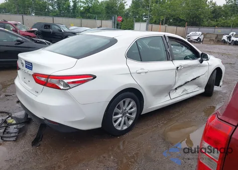 2018 Toyota Camry Le from USA, damaged, VIN 4T1B11HK0JU136376